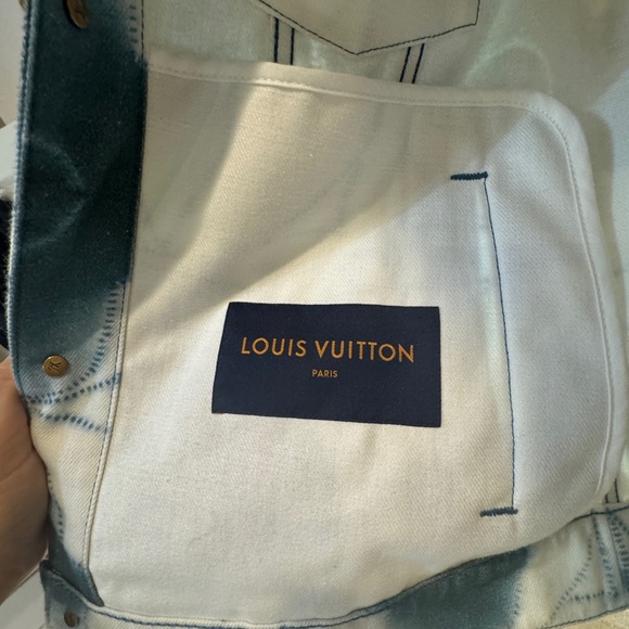 Louis Vuitton men’s shibori denim jacket. Size 52, lightly worn - Picture 14 of 16